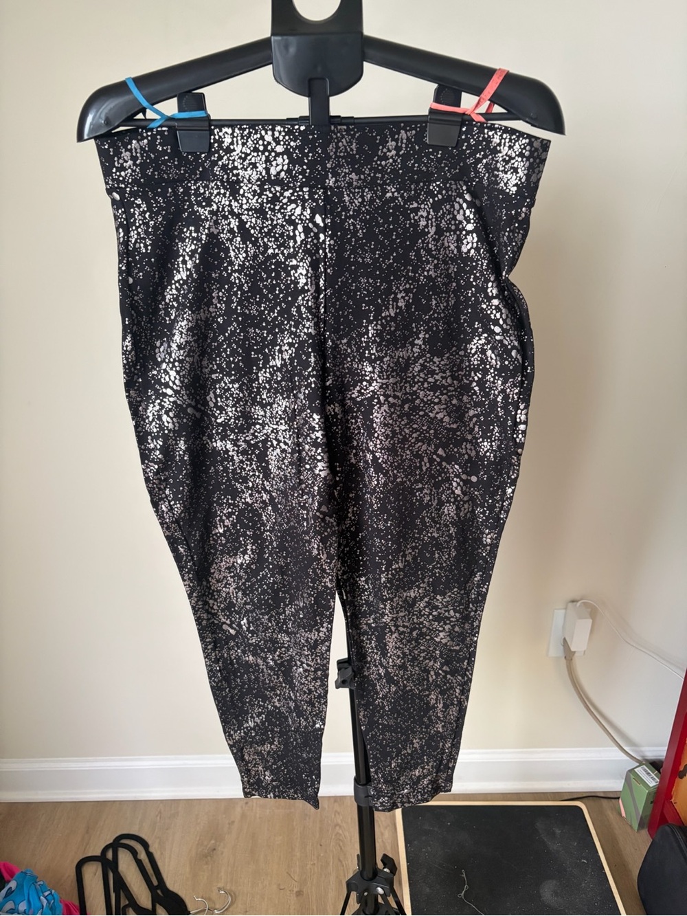 Torrid Black Silver Metallic Splatter Leggings Size 2